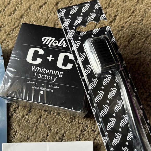 Extra Large FabFitFun Box Items New - Picture 7 of 8